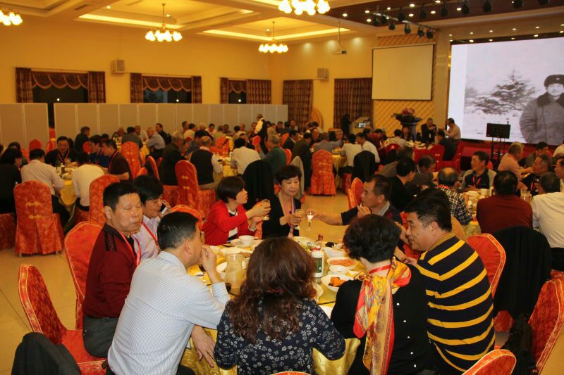 青春無(wú)悔綻放軍人風(fēng)采 歲月有情再續戰友情誼 十三分部警通連戰友聯(lián)誼會(huì )花絮